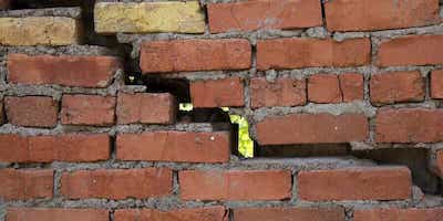 Selling a house with subsidence by auction... From 9,000 miles away! Main Image