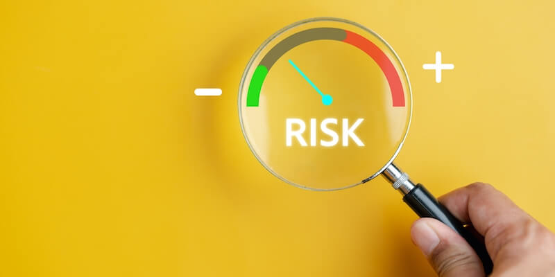 Risk analysis - is modern auction risky? Top 8 risks of selling your house at modern auction.